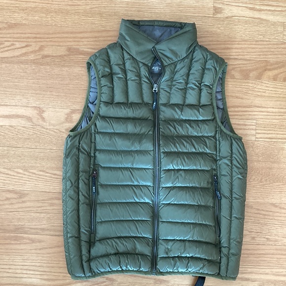 Men’s TUMI PAX packable down vest - Picture 4 of 12